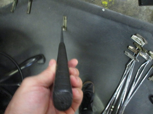Load image into Gallery viewer, Used Ping Anser RH 34&quot; Putter 85020

