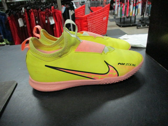 Load image into Gallery viewer, Used Nike Air Zoom Size Youth 5 Indoor Soccer Shoes
