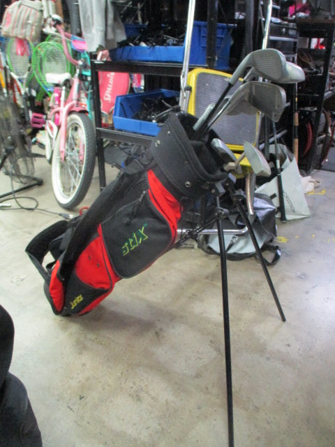 Load image into Gallery viewer, Used STIX 5-Piece Junior Golf Set With Bag, 5-6, 7-8, 9-W, Putter and 17 D

