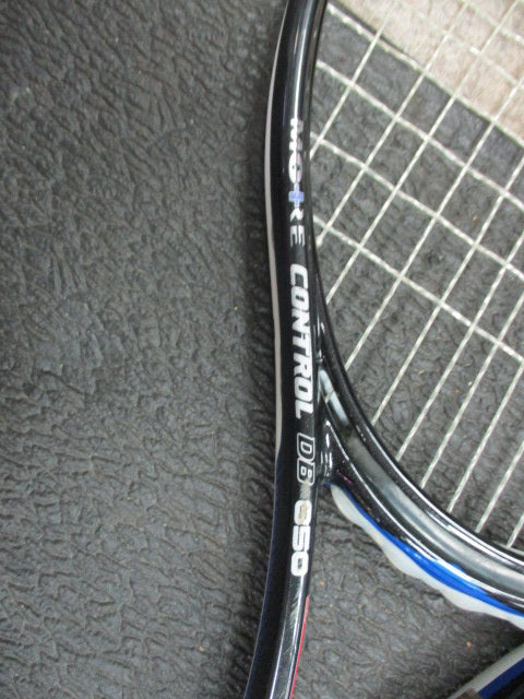 Load image into Gallery viewer, Used Prince More Control DB 850 27&quot; Tennis Racquet
