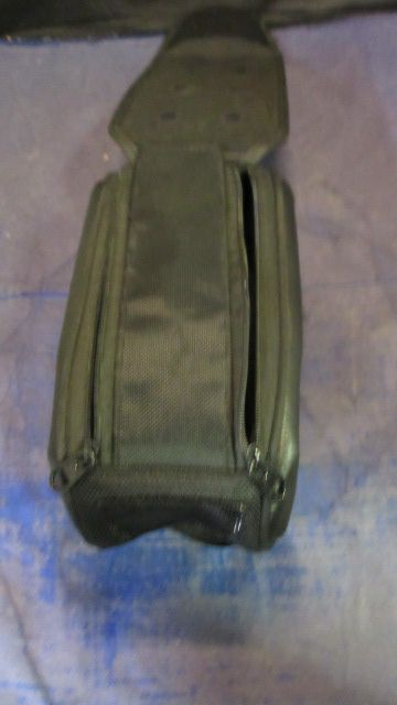 Load image into Gallery viewer, Used DTUCycle Bicycle Bag - broken zipper
