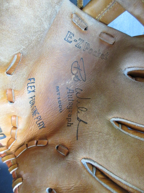 Load image into Gallery viewer, Used Mizuno MT1000 Autograph Series 12" Glove - RHT
