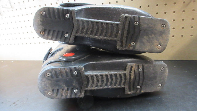 Load image into Gallery viewer, Used Axis Ax 01 Youth Ski Boots - Size 4
