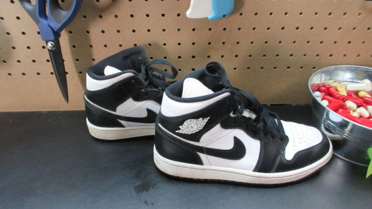 Used Nike Air Jordan 1 High Top - Size 8.5