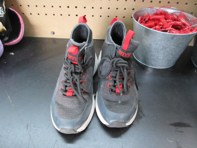 Load image into Gallery viewer, Used Children's Heelys Piper Shoes - Size Youth 1
