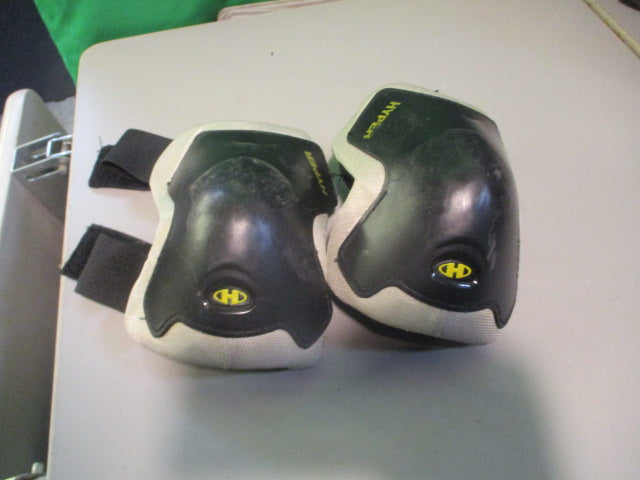 Load image into Gallery viewer, Used Hyper Medium Skating Knee Pads
