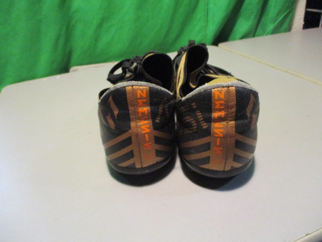 Load image into Gallery viewer, Used Adidas Nemeziz Messi Size 5.5 Soccer Cleats
