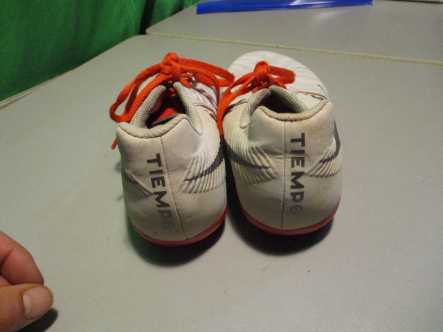 Load image into Gallery viewer, Used Nike Tiempo Size Youth 4.5 Soccer Cleats

