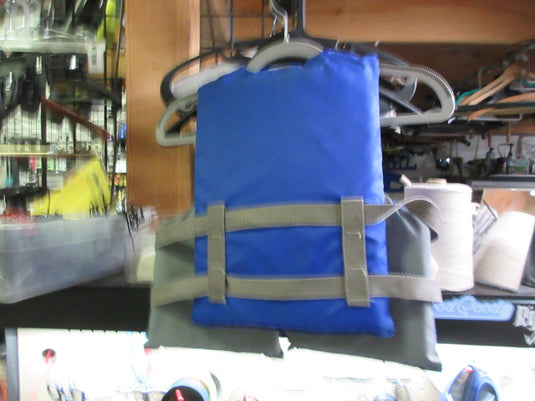 Used Stearns Life Jacket - Size Youth 50lb-90lb