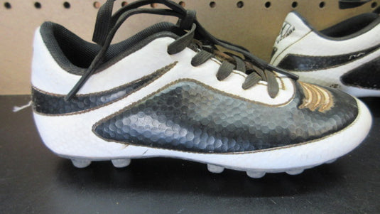 Used Vizari Soccer Cleats - Size Youth 11.5