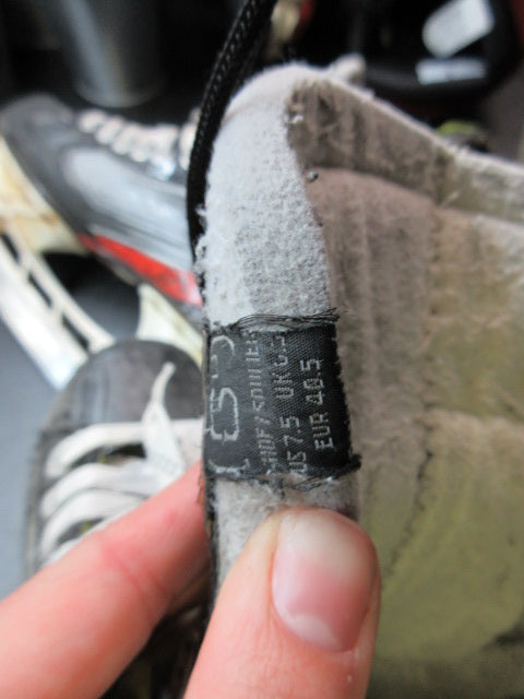 Load image into Gallery viewer, Used Bauer Vapor X2.9 Ice Hockey Skates - Size 7.5
