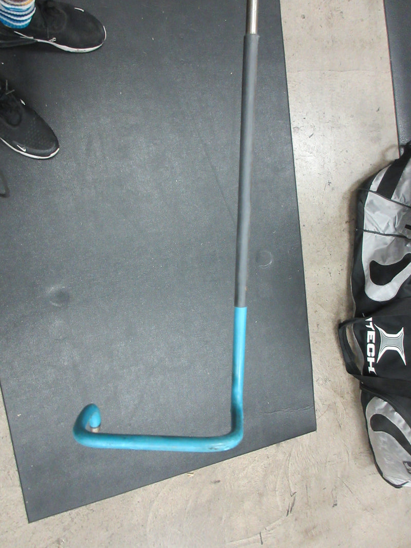 Load image into Gallery viewer, Used Golf Club Stand and Club Caddy Keeps Your Clubs Clean

