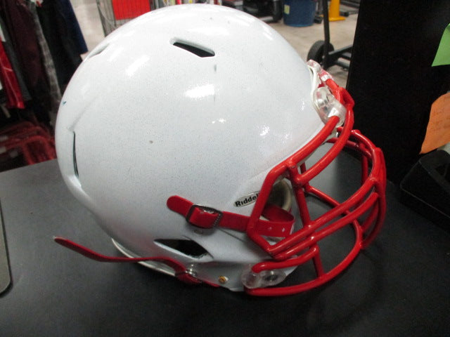Load image into Gallery viewer, Used Riddell Speed Football Helmet Youth Sie Medium Initial Season 2014
