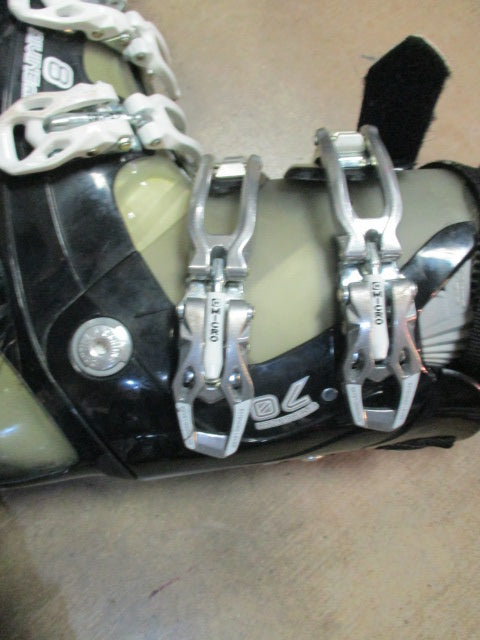 Used Salomon 8 Divine RS Size 8.5 Downhill Ski Boots