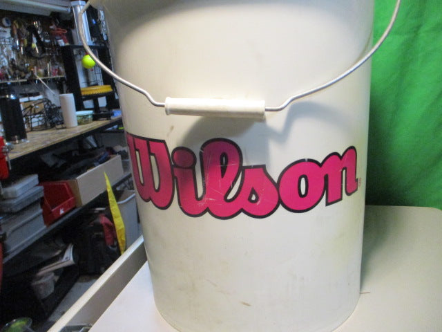 Load image into Gallery viewer, Used Wilson Ball Bucket W/ Padded Lid
