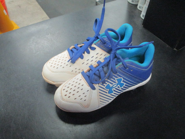 Load image into Gallery viewer, Used Under Armour Leadoff low Youth Cleats
