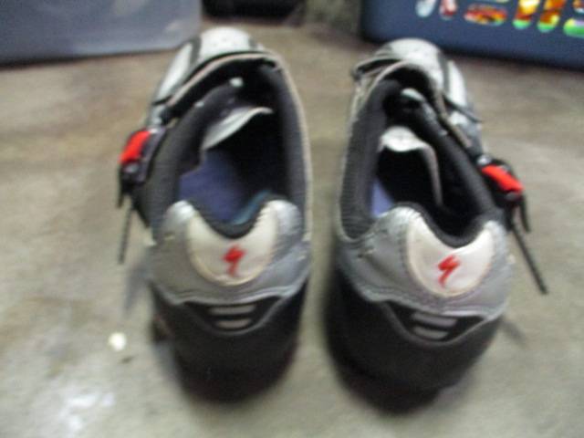 Load image into Gallery viewer, Used Specialized Cycling Shoes Size 10.5
