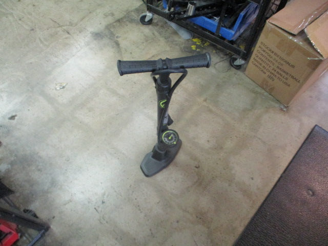 Load image into Gallery viewer, Used Sunlite Surge Comp G Floor Pump
