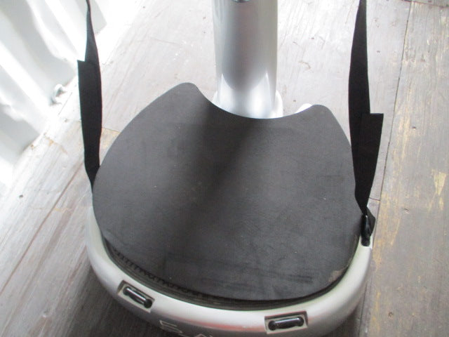 Load image into Gallery viewer, Used 3G Cardio 5 AVT Vibration Plate
