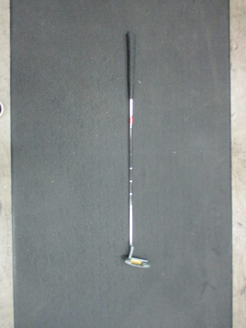 Load image into Gallery viewer, Used Rawlings NFL PLayers Association Veterans 36&quot; Putter - RH
