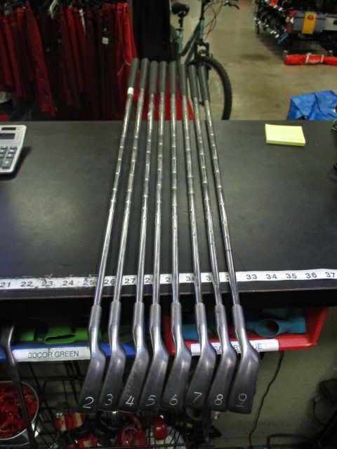 Load image into Gallery viewer, Used Ping EYE 2 Karsten Right Hand Iron Set 2-9 (4 Iron Has a Blue Dot)
