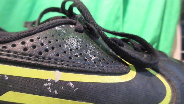 Load image into Gallery viewer, Used Nike Tiempo Youth 1Y Soccer Cleats
