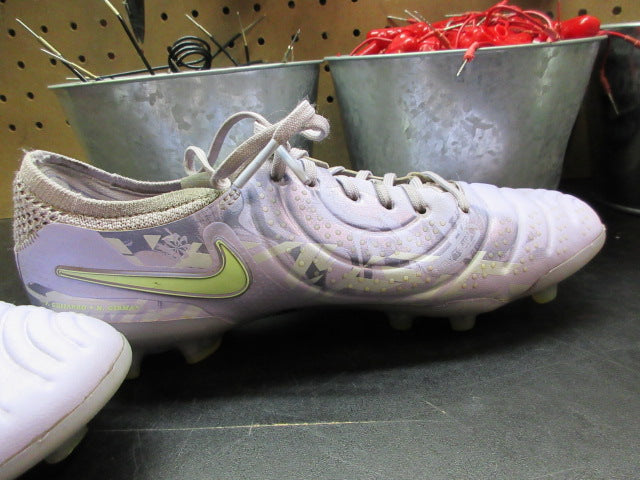 Load image into Gallery viewer, Used Nike Tiempo Legend 10 Elite FG Indoor Soccer Shoes - Size 5.5

