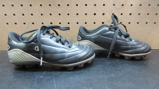 Used Champion Youth Cleats Size 11