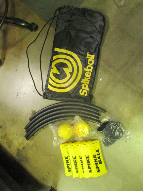 Load image into Gallery viewer, Like New Complete Spike Ball Set with 2 Balls, Net And Carry Bag
