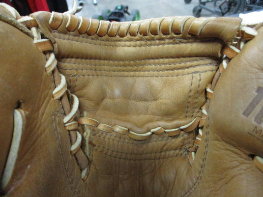 Used Nokona Limited Edition CM225BF Genuine Range Buffalo Catchers Glove