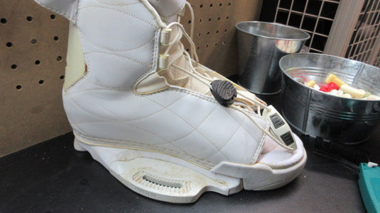 Used Hyperlite Jinx Wakeboarding Boots - Womens 7-10