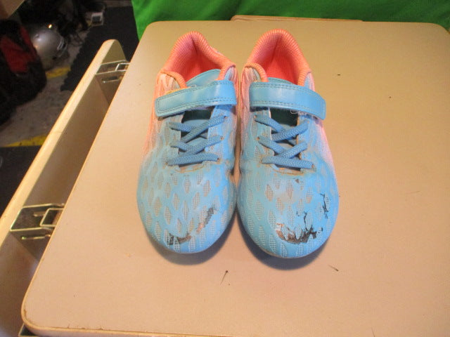 Load image into Gallery viewer, Used Deja Tu Huella Soccer Cleats Youth Size 3
