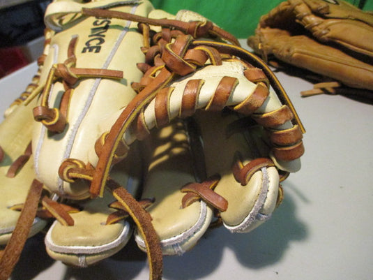 Used Marucci Honor the Game Series 11.5" Glove - RHT