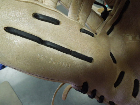 Used Worth Toxic Lite TL130WCS 13" RHT Glove