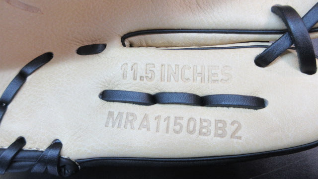 Load image into Gallery viewer, Used Marucci 11.5&quot; Marksman Series Glove - RHT
