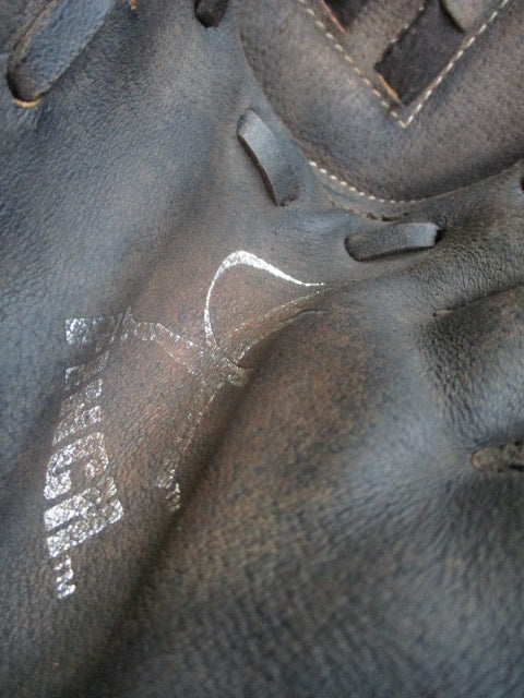 Load image into Gallery viewer, Used Mizuno Prospect Finch 11.5" Fastpitch Glove - RHT
