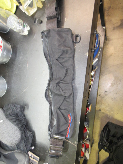 Load image into Gallery viewer, Used SeaQuest Size Small  Weight DIVE BELT (Belt Only)
