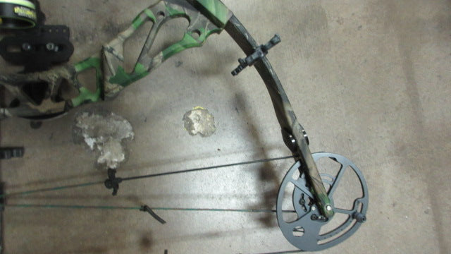Load image into Gallery viewer, Used Bowtech Sniper Compound Bow 60 draw with Misc Acc Shown In Pictures
