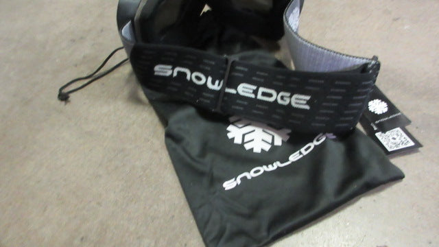 Load image into Gallery viewer, New Snowlodge Icyvanes Ski Goggles - Black/Grey
