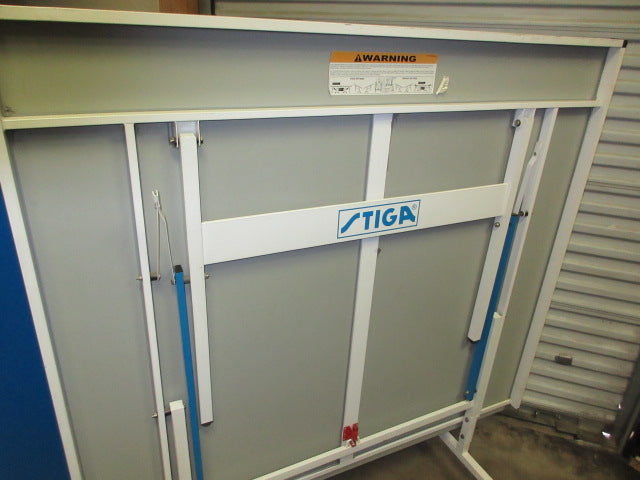 Load image into Gallery viewer, Used Stiga Outdoor Aluninum Ping Pong Table With Net (Net Behind Counter)
