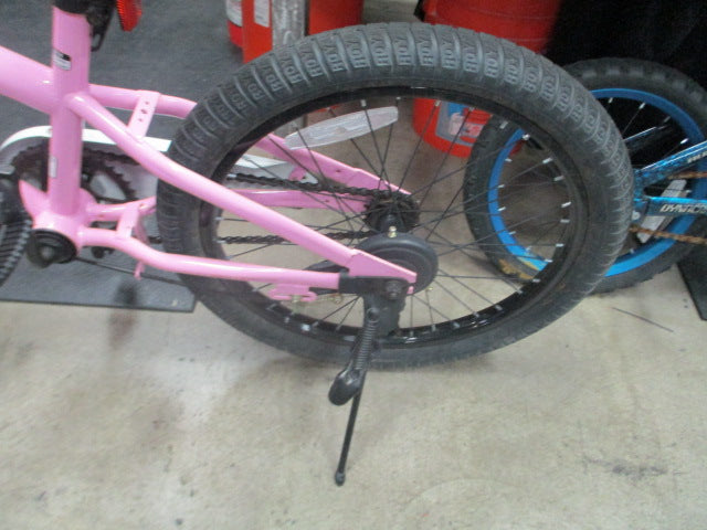 Load image into Gallery viewer, Used Royal Baby Freestyle 20" 1 Speed Kids BMX Bike
