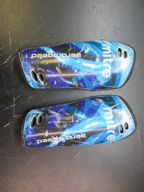 Load image into Gallery viewer, Used Mitre Aero Speed Soccer Shin Guards - Youth
