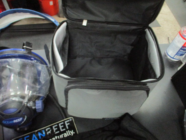 Load image into Gallery viewer, Used Ocean Reef G. Divers IDM Mask in Cobalt with Bag and Extra HP Cables
