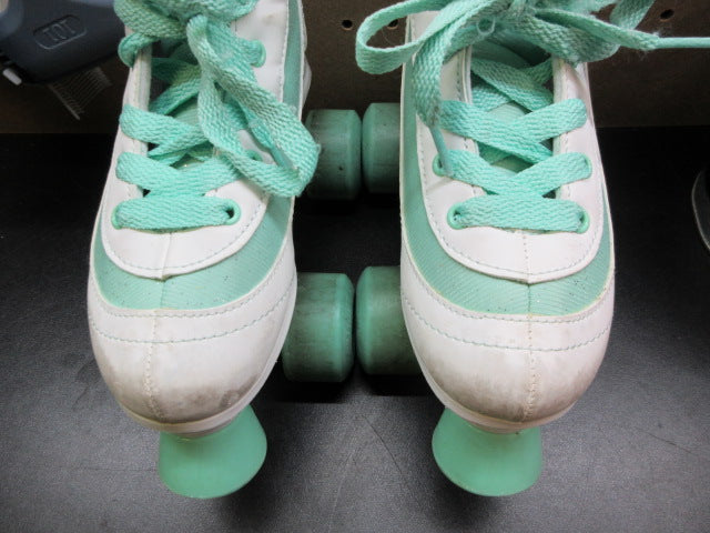 Load image into Gallery viewer, Used Roller Derby FireStar  Roller Skates - Size Youth 1
