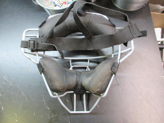 Used Wilson Dyna-Lite Aluminum Umpire Mask