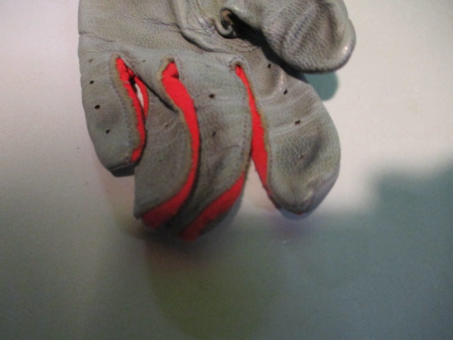 Load image into Gallery viewer, Used Rawlings Size Youth Batting Glove - LH
