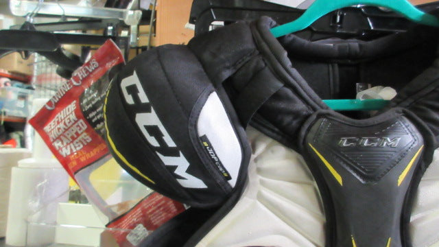 Load image into Gallery viewer, Used CCM Tacks 9060 Shoulder Pads - Jr

