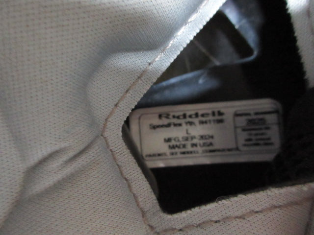 Load image into Gallery viewer, Used Riddell Speedflex Youth Football Helmet - Size Large - SZN 2025
