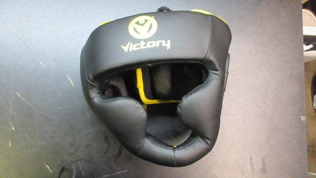 Load image into Gallery viewer, Used Victory Boxing Head Gear - Size Youth Large
