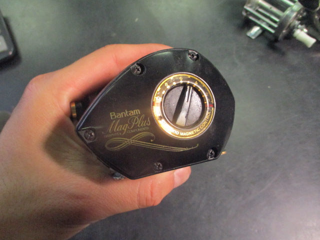 Load image into Gallery viewer, Vintage Shimano Bantam Mag Plus BMP350 Baitcasting Reel
